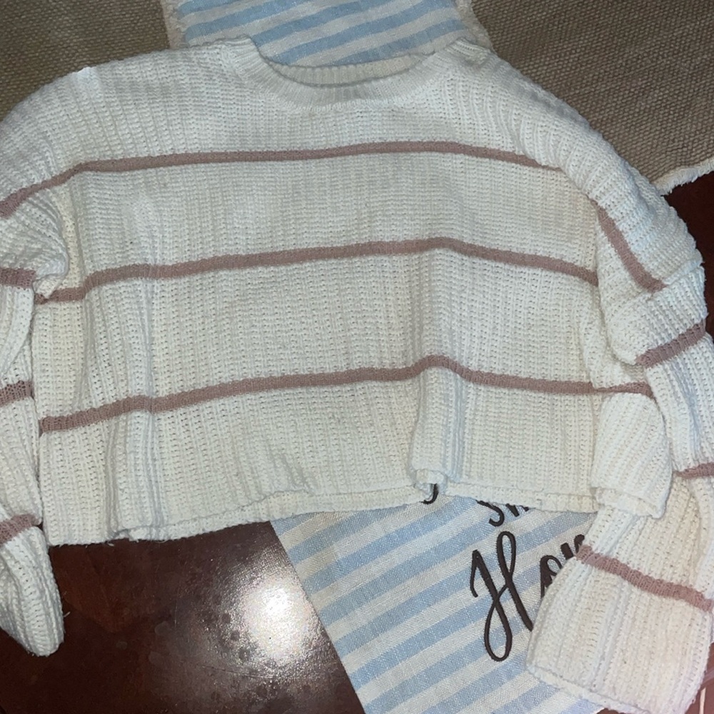 Ladies crop long sleeve sweater